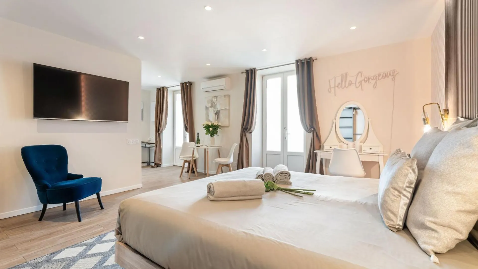 Nice Renting - Honey Moon Massena - Luxe Room - Jaccuzzi - Terrasse - King Bed - AC Appartamento