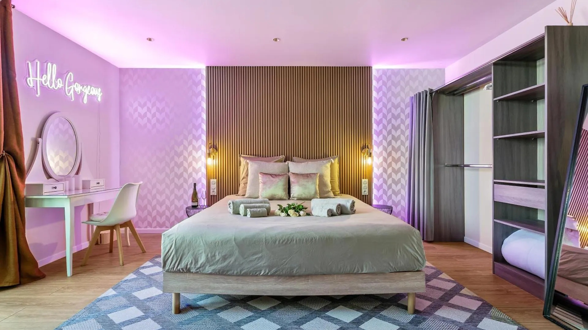Nice Renting - Honey Moon Massena - Luxe Room - Jaccuzzi - Terrasse - King Bed - AC